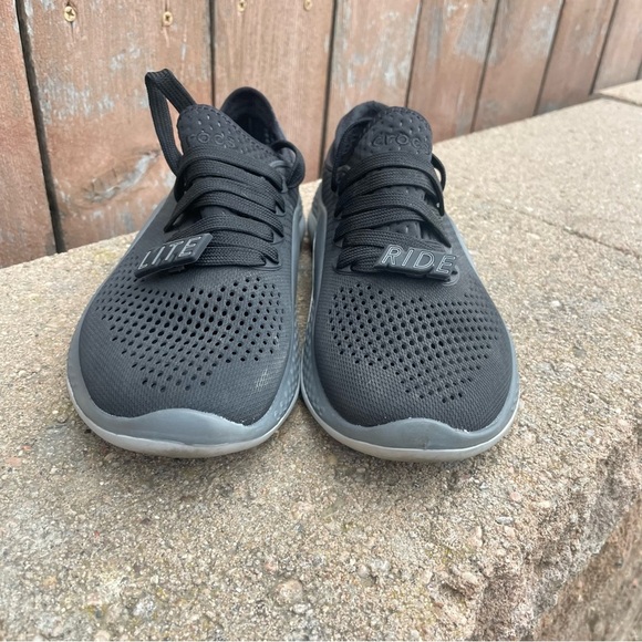 CROCS Women’s Lite Ride Black Lightweight Mesh Fabric Sneaker Shoe Size 6 - Picture 2 of 10